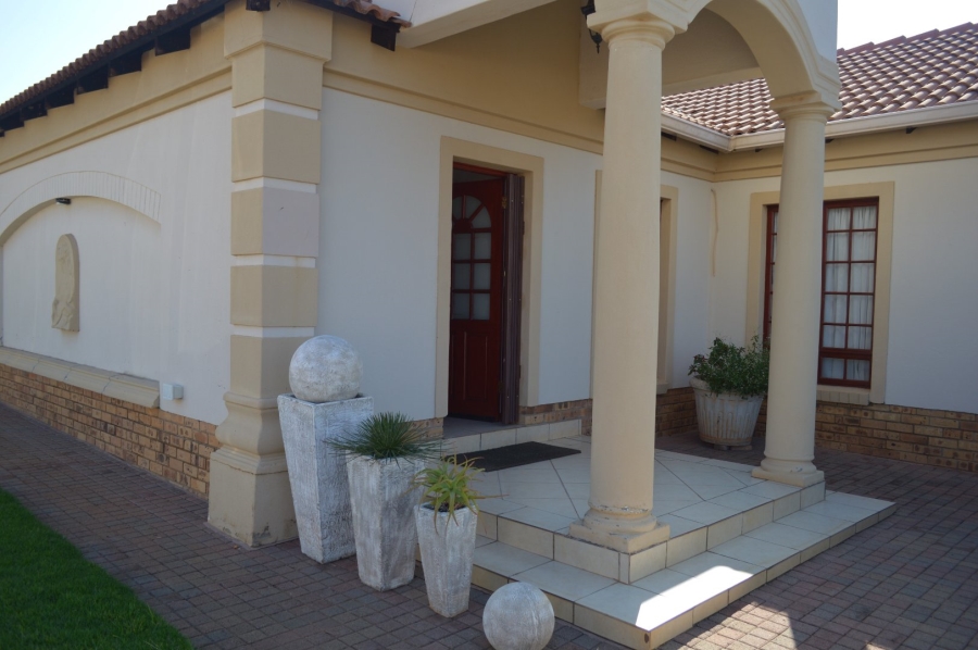 3 Bedroom Property for Sale in Wilkoppies North West